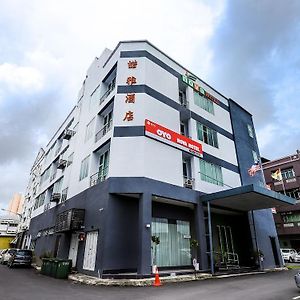 Nova Kuching Hotel